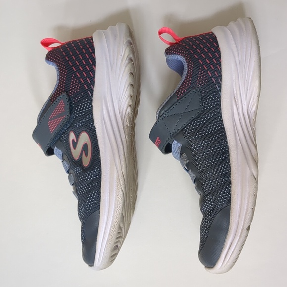 Little Girls Skechers Pull On Velcro Sneakers - Picture 6 of 7